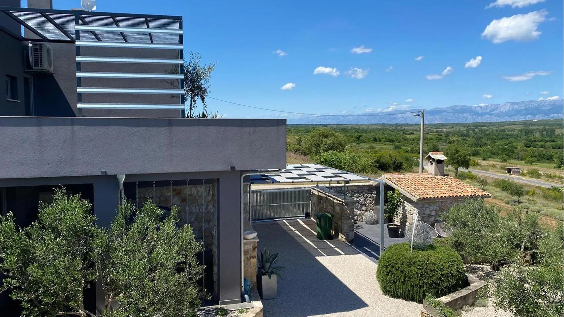 3 Bedroom Gorgeous Home In Zagrad Nadin Croatia