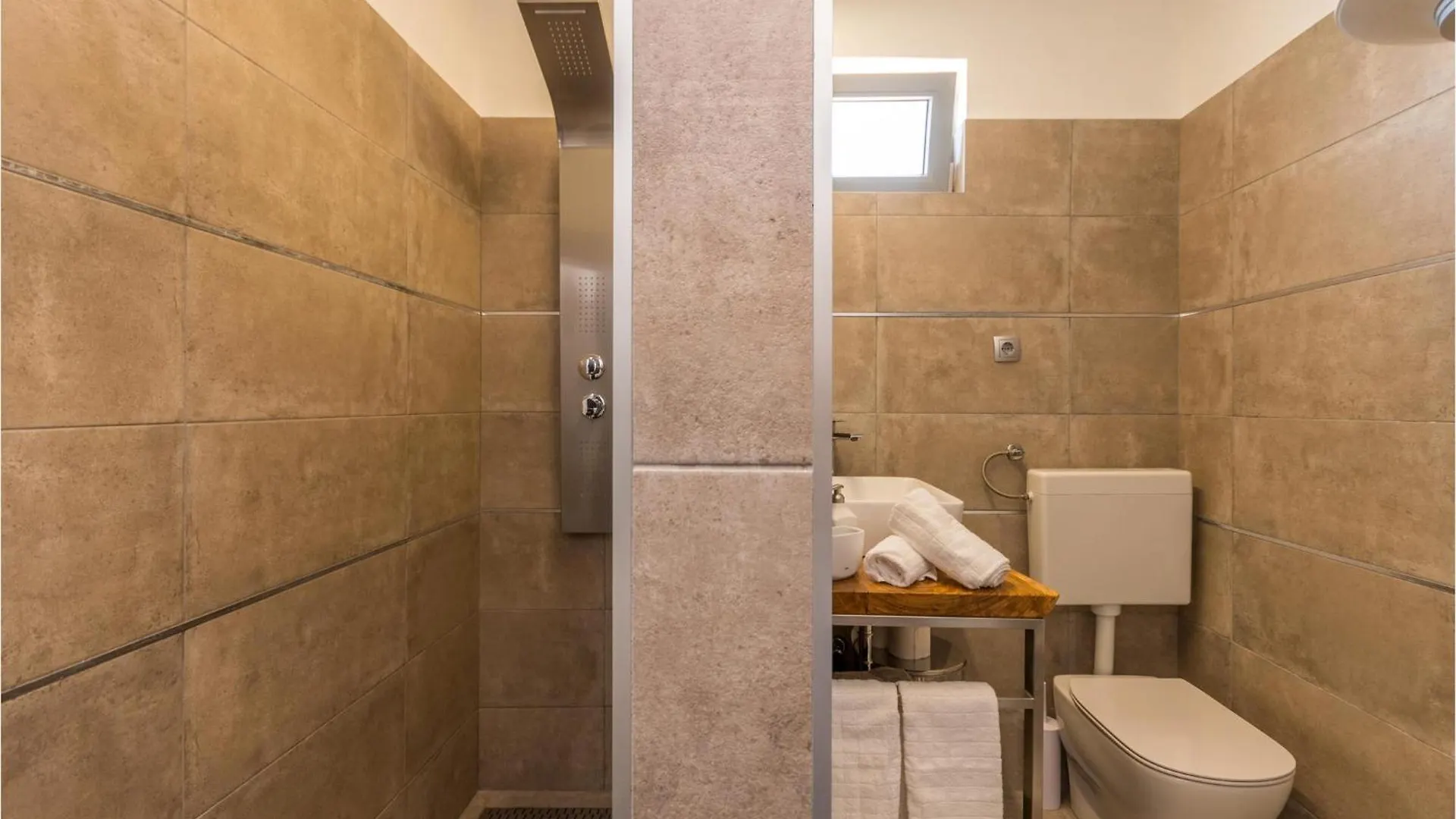 3 Bedroom Gorgeous Home In Zagrad Nadin Croatia
